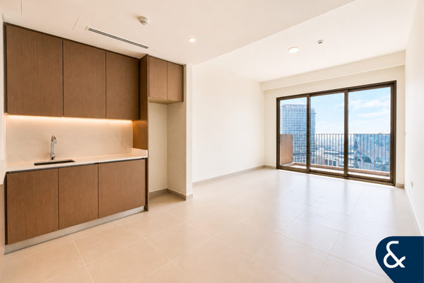 Exclusive | High Floor | Pool View | Vacant