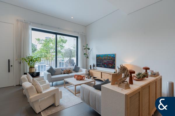 4BR UPGRADED TH | COMMUNITY POOL | VOT