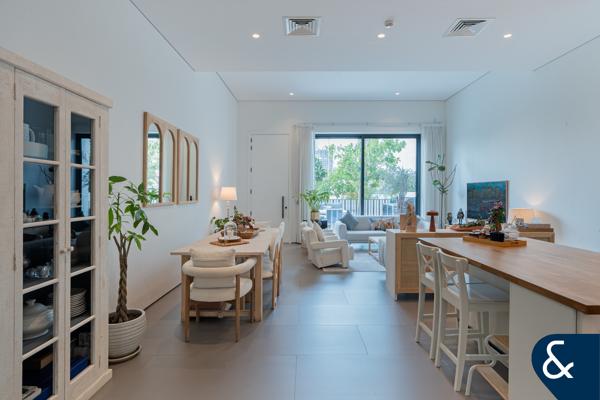 4BR UPGRADED TH | COMMUNITY POOL | VOT