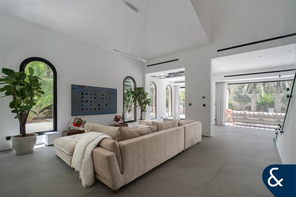 Luxury Extended 4 Bed Villa