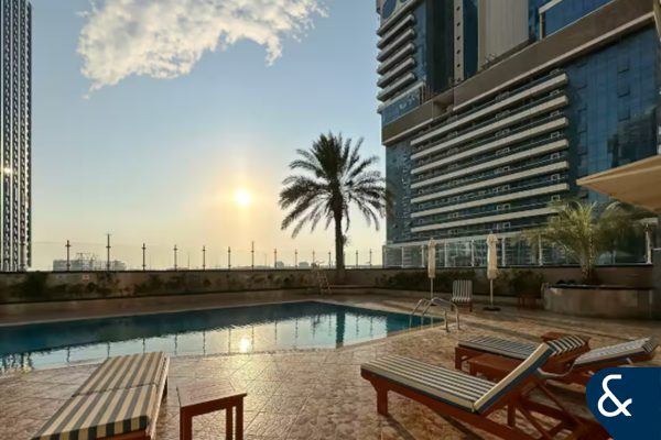 Fully upgraded I Lake view I high floor