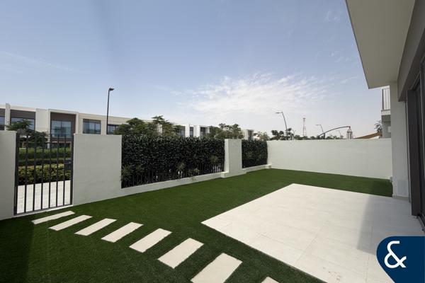 Single Row | Landscaped | Close to Beach