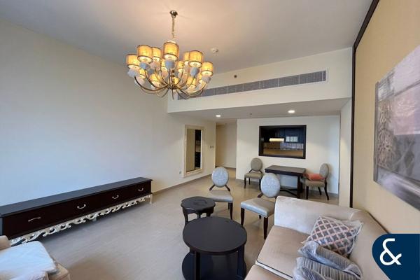 1,040 SQ FT - HIGH FLOOR - FURNISHED