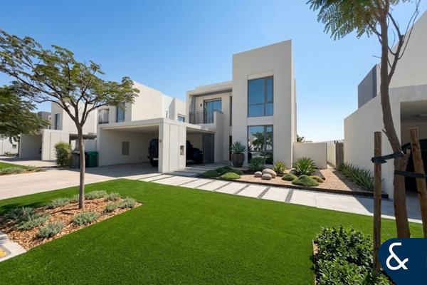 Single Row | Golf Course Community | 4 Bed