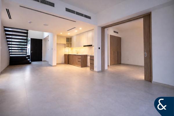 Corner Unit | Backing The Park | Negotiable