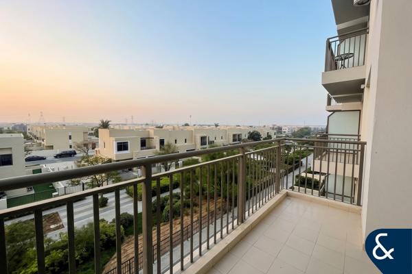 Townhouse View | Spacious | Low Floor