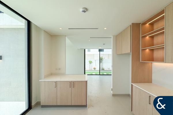 Vacant | Immaculately Landscaped | Spacious