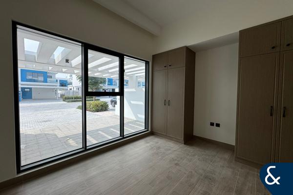 Single Row | Park Facing | 4 Bd | Neg. Cheque