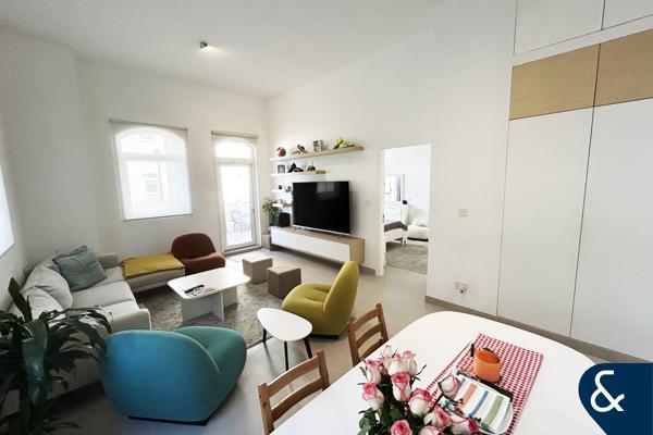 One Bedroom I Fully Upgraded I Corner Unit