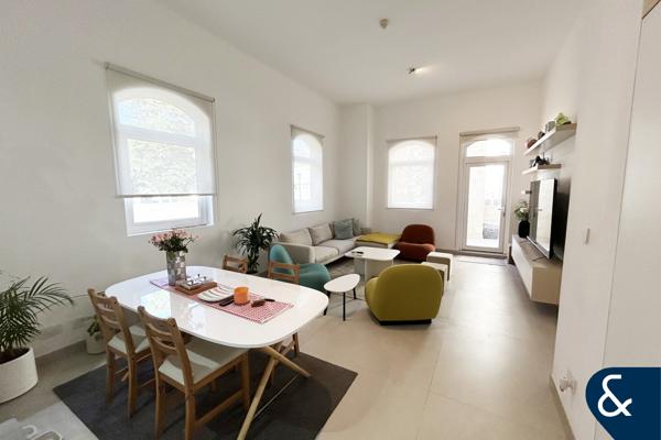 One Bedroom I Fully Upgraded I Corner Unit