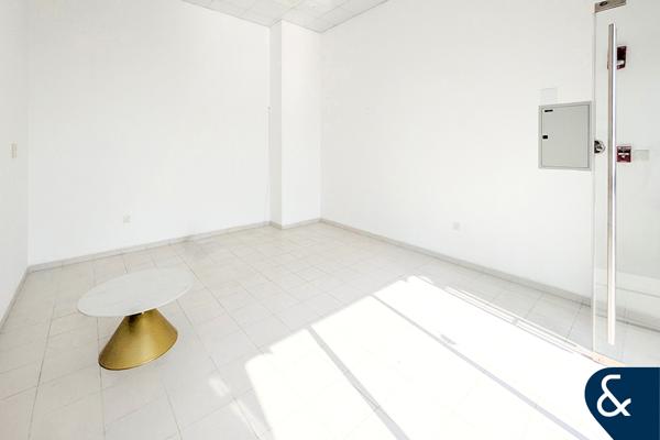 Retail Unit | Street-Level Visibility