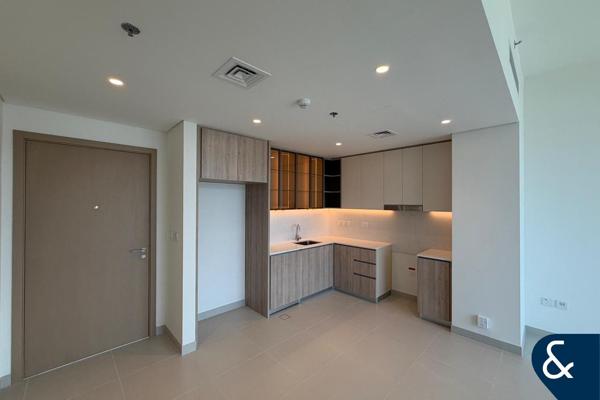 1 Bedroom | Vacant | Balcony | Modern |