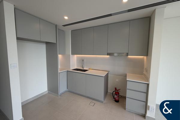 Park Backing | Single Row | Corner Kitchen