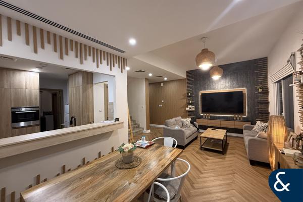 Stunning | Near Pool & Park | Ready to Move