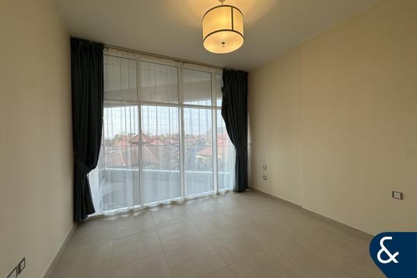 Modern | Unfurnished | Vacant | Pool View