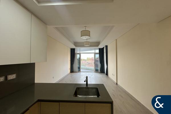 Modern | Unfurnished | Vacant | Pool View