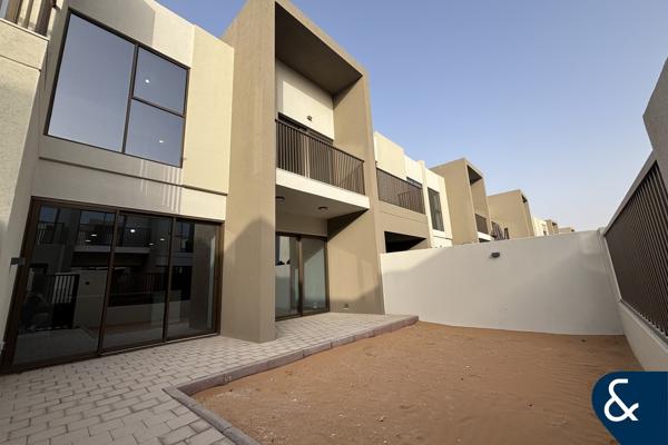 VOT | Brand New | 3 Bed + M | Modern Finish