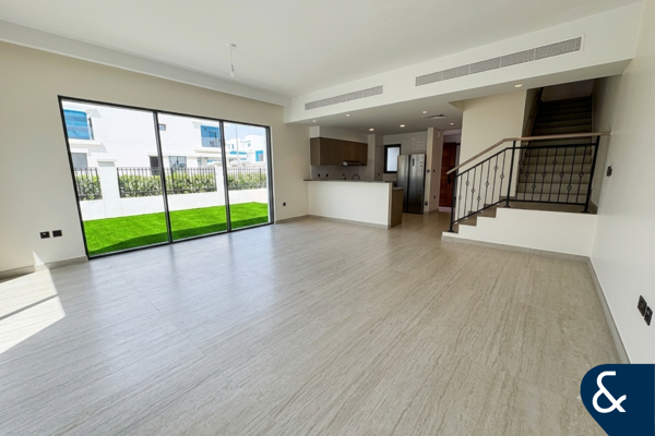 Santorini True Corner | Family Home | 5 Bed