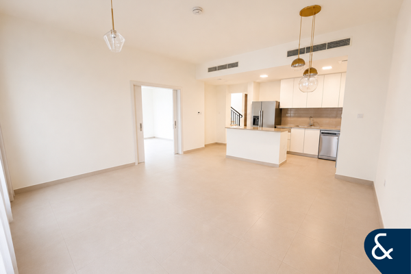 Vacant 4 Bedroom | Corner Unit | Spacious