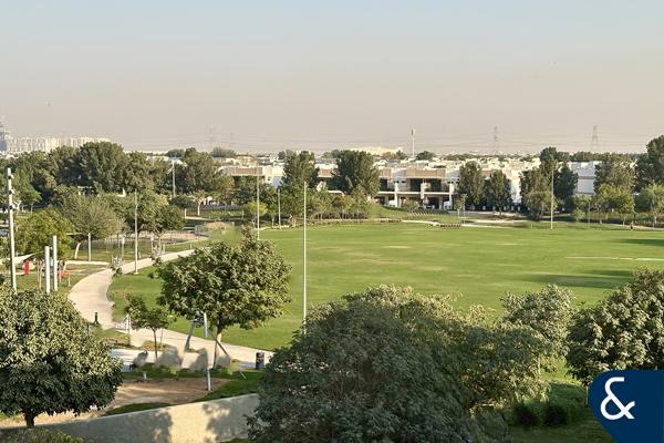Large Corner Plot | 4 Bed + M | Park Backing