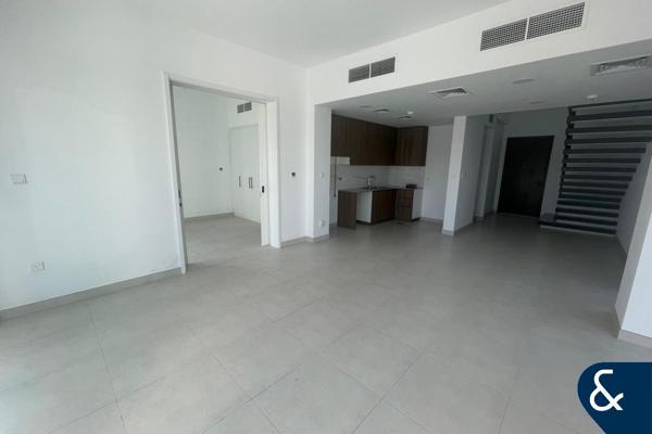 Single row | Landscaped | Large plot