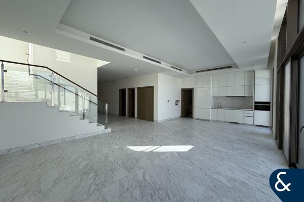 Move-In Ready / Prime Living / Landscaped opt