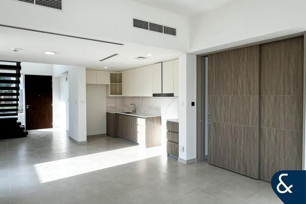 Corner Unit | Vacant | Charm | Brand New