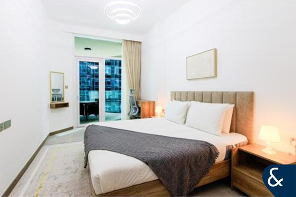 Canal View | Modern | Large Terrace