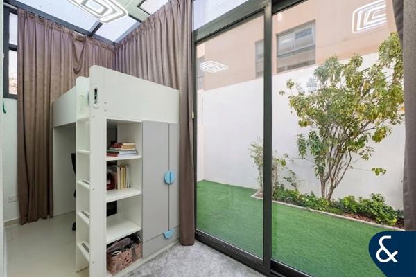 Motivated Seller | Corner unit | Vacant
