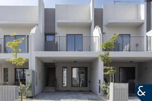 SINGLE ROW | 2 + Maids | NOTICE SERVED