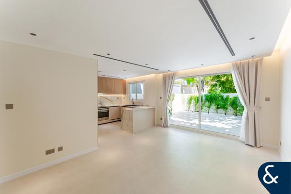 Backing Park & Pool | Brand New Upgrade | 3 bed