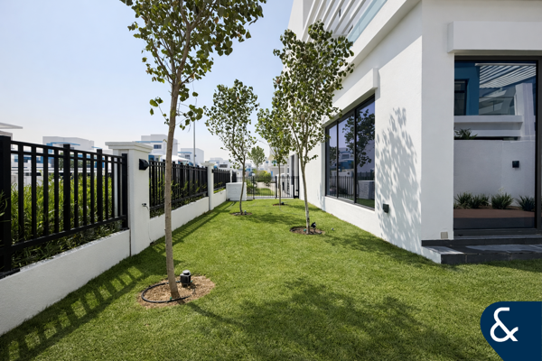 TRUE CORNER | LANDSCAPED | CLOSE TO HUB