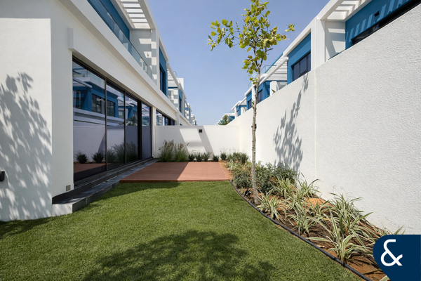 TRUE CORNER | LANDSCAPED | CLOSE TO HUB