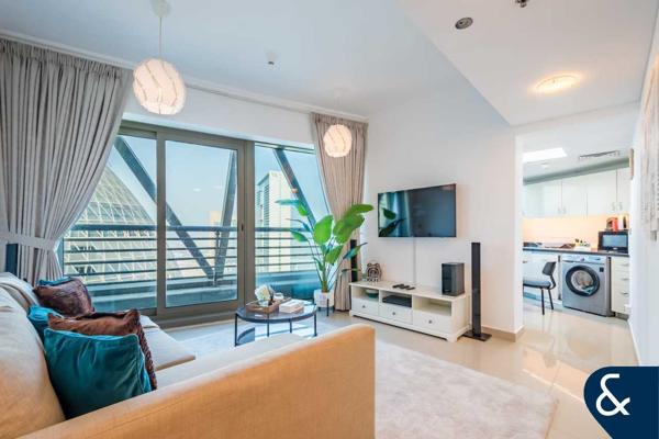 High Floor | 1 bed | Upgraded | Vacant