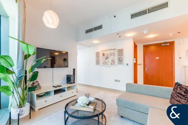 High Floor | 1 bed | Upgraded | Vacant