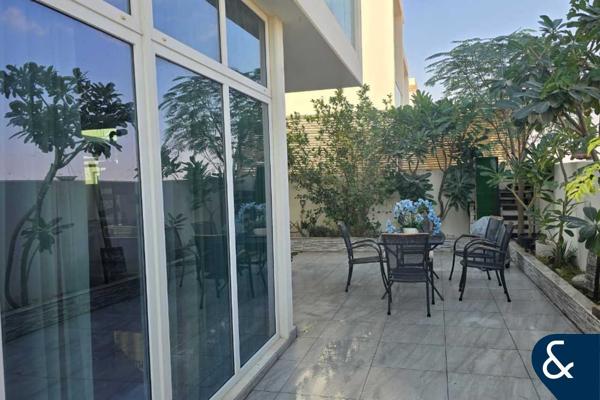 6 Bed | Vacant On Transfer | Stand Alone