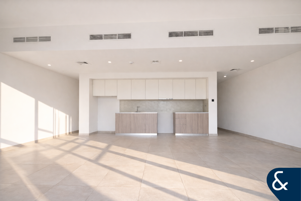 Single Row | Close to Pool | Landscaped