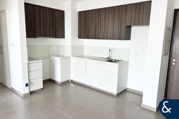 Vacant | Best View | One Bedroom | Modern