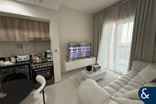 1 Bed | Unfurnished | Lagoons View | Balcony