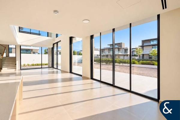 Lawn Backing | Independent Villa | 4 Bed