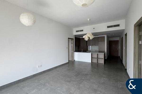 Upgraded | Marina | Sea View | 2 Bed | maids