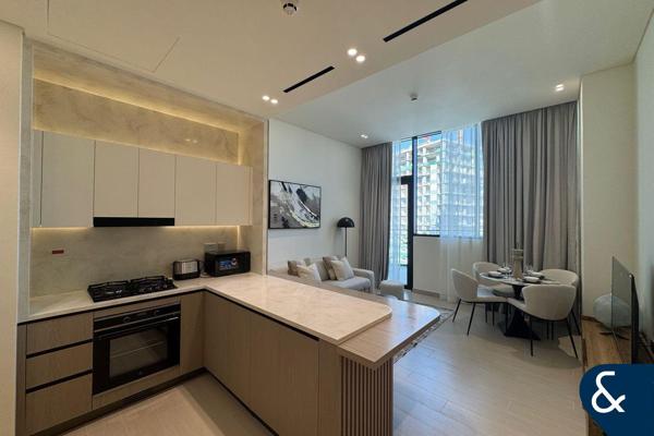 Skyline Views | Ultra Luxury | 12 Cheques