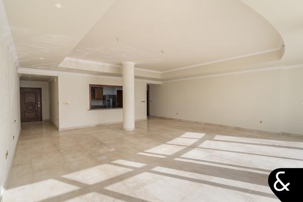 Sea Views - Vacant - Private Beach Access