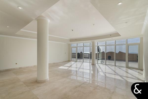 Sea Views - Vacant - Private Beach Access