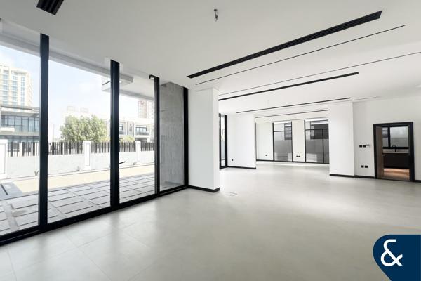 Custom Villa | Spacious Layout | Vacant