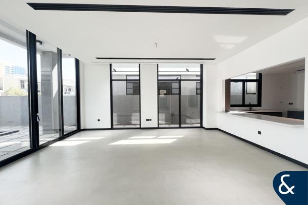 Custom Villa | Spacious Layout | Vacant