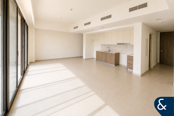Close to Pool | 3 Bed | Middle Kitchen