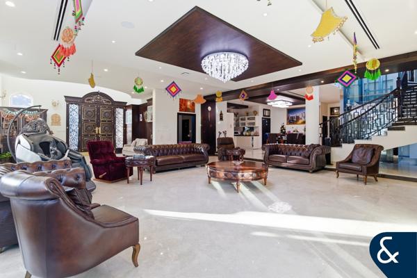 7 Bedrooms | Opposite Park | BUA 7,000 Sq. Ft