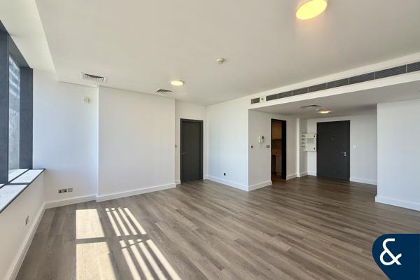 Large One bedroom | Beautiful View | Vacant