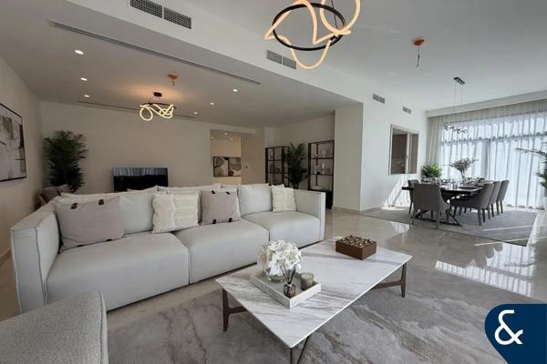 Lagoon Living | 5 bed | Luxury
